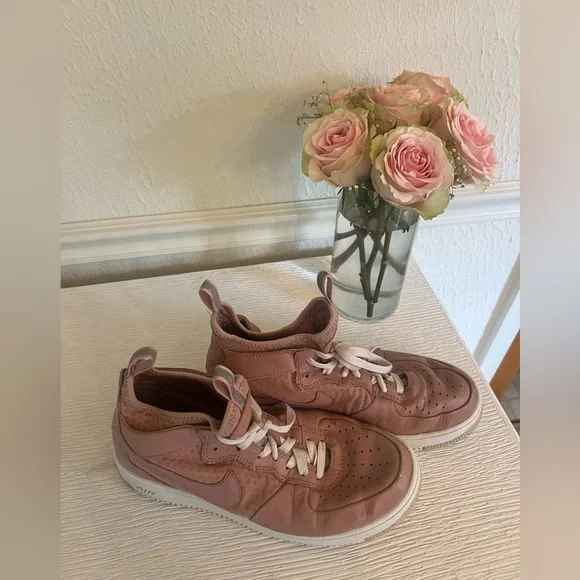 Nike W Air Force 1 Ultraforce Mid Womens
864025-600, Pink size 8 - Picture 2 of 7